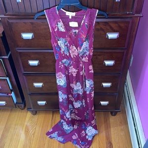 Gorgeous Floral Maxi Dress 💜 NWT
